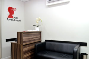 Consultório ABC Aprendizagem - Centro Psicopedagógico Interdisciplinar em Santo André - Sala Recepção